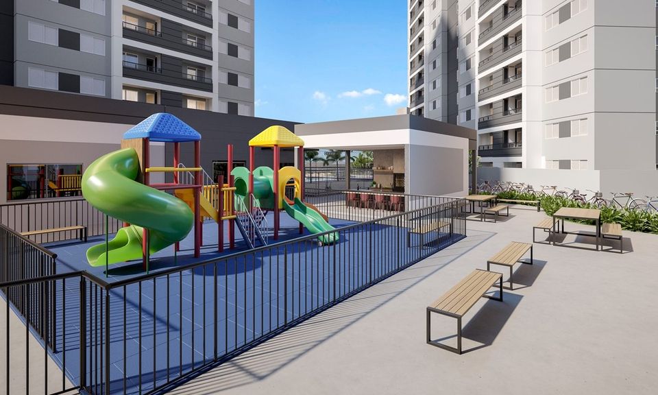 Perspectiva ilustrativa do playground do Parkside, com brinquedos coloridos, piso azul, bancos de madeira e torres de apartamentos ao fundo